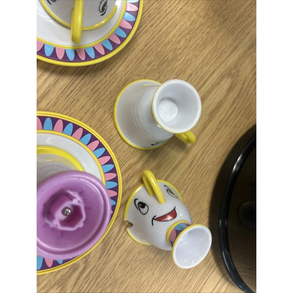 Disney Beauty and the Beast Chip and Mrs. Potts Plastic Toy figures Parts Pieces